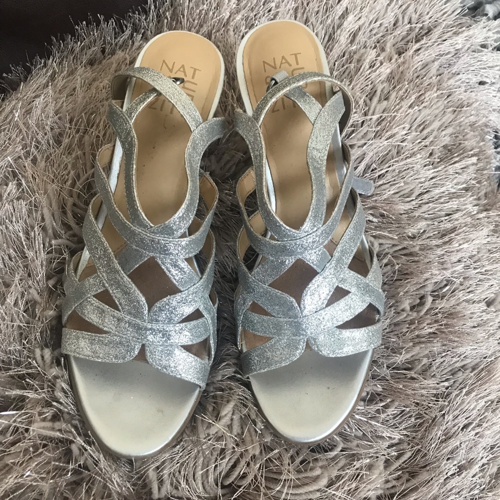 Silver heels - Picture 2 of 2